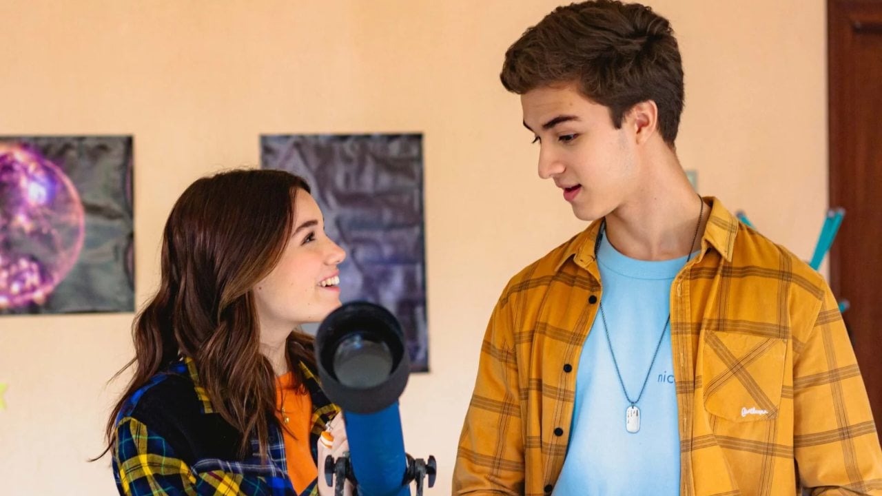 “Pelo amor de Deus, o que eu faço?”: Cena de beijo em Morando com o Crush criou problema inusitado nos bastidores – Notícias de cinema