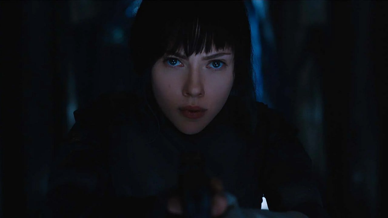“Se isso não é permitido, então Darth Vader também não deveria falar inglês”: O diretor de Ghost in the Shell ainda acha que Scarlett Johansson foi uma boa escolha para o remake – Notícias de cinema