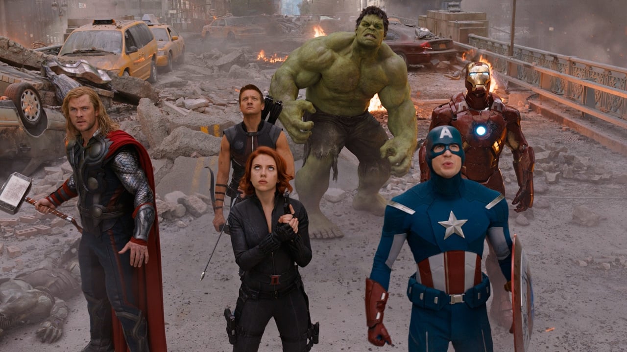 Tom Cruise como Homem de Ferro, Brad Pitt como Capitão América: Assim seriam os Vingadores nos anos 90 – Notícias de cinema